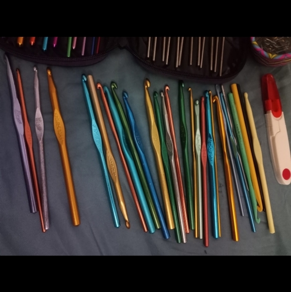 51pc Crocheting Needle & extras(c pics) - Picture 6 of 6